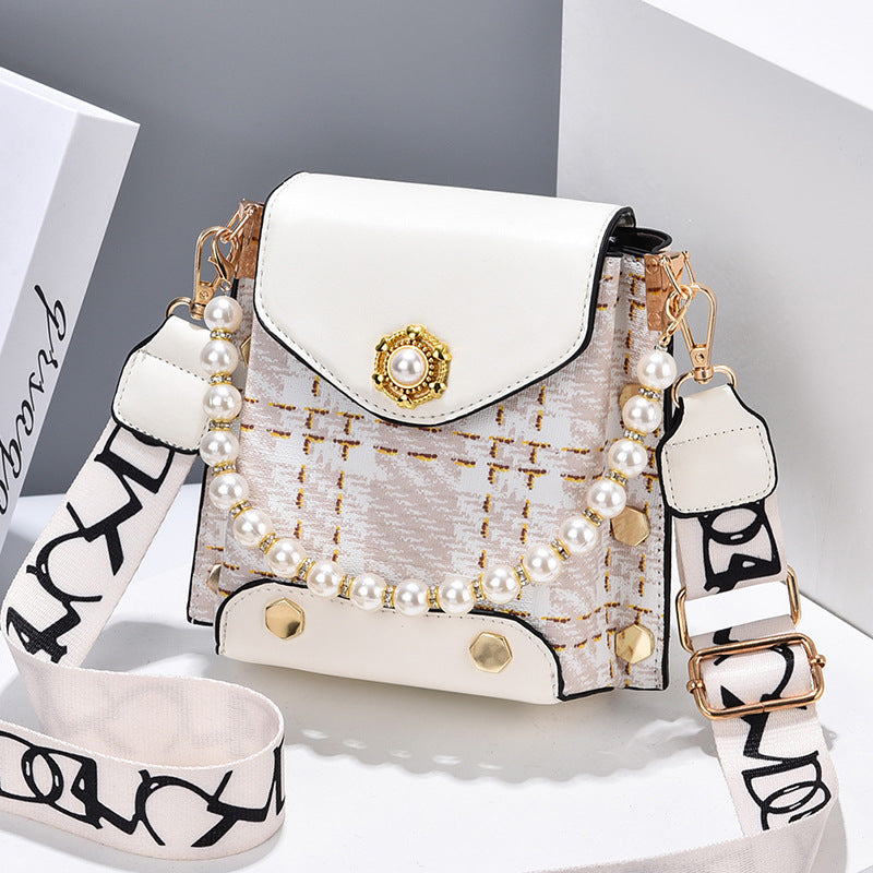 Pearl Chain Phone Bag